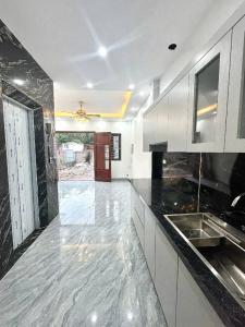 NHẬT TẢO- BẮC TỪ LIÊM - NHÀ MỚI – THANG MÁY, NGÕ RỘNG, GẦN Ô TÔ TRÁNH – GIÁ HƠN 8 TỶ
